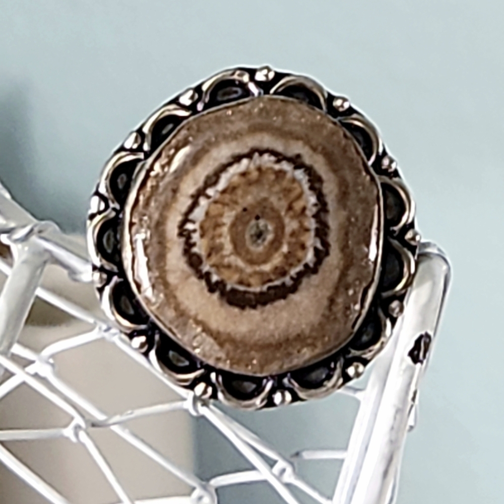 ~Sz10, Brown Solar Agate Bezel Set Ring/Lovely Loop And Dot Design Around Stone~
